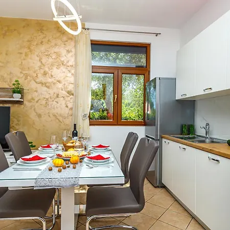 Apartments Kiki 150 Meters To The Beach Banjole Exterior foto