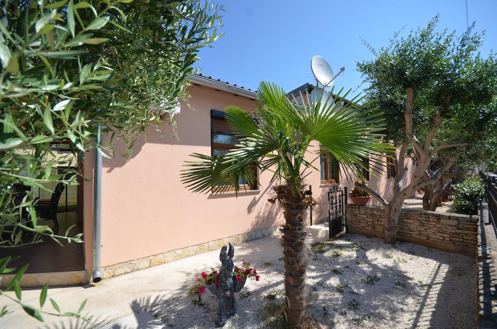 Apartment Kiki 150 Meters To The Banjole